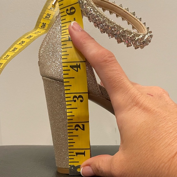 Jewel by Badgley Mischka size 6.5 Rose Gold-Glitter block heel - Picture 7 of 7